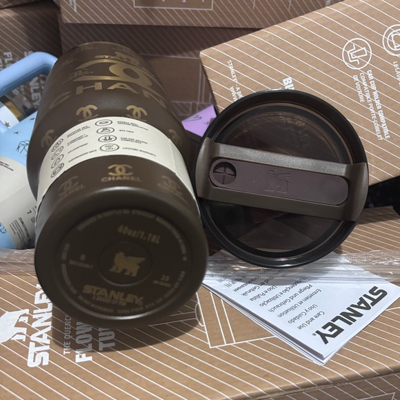 🎁Stanley Brown Tumbler🎁 - Picture 5 of 5